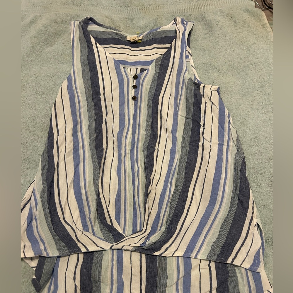 ana top, size M, light and airy